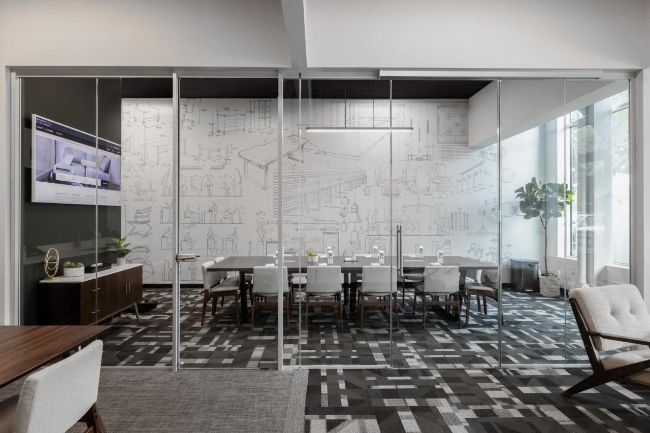 Mint House - Downtown 4* Greenville